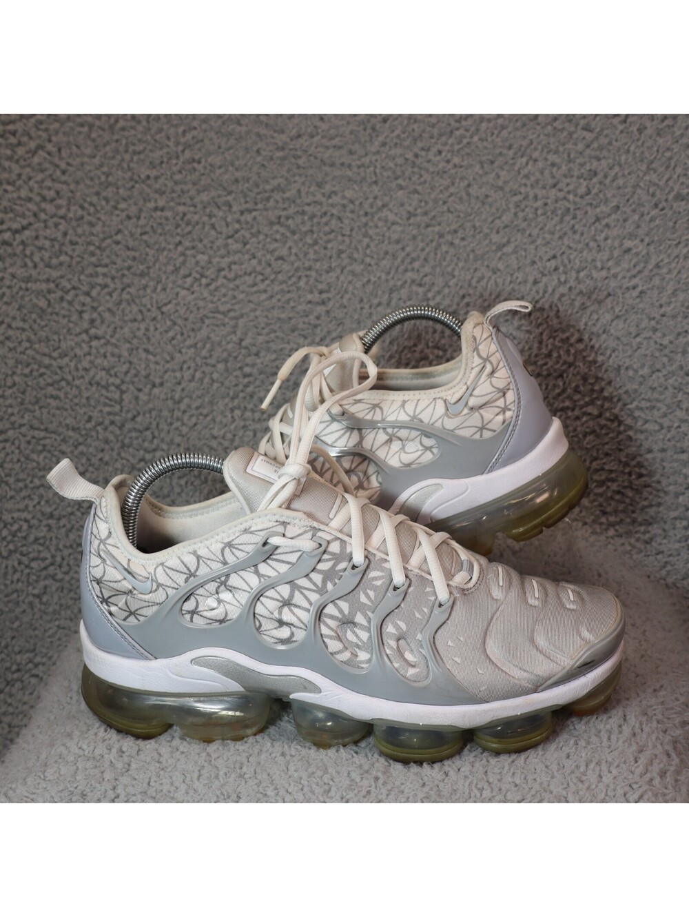 Nike Air Vapormax Plus Men Sz 9 Gray White Silver 924453-106